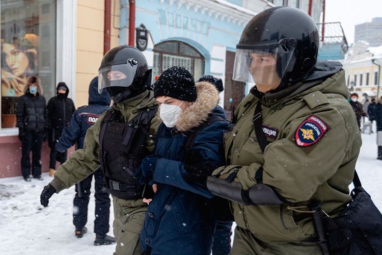 Малолетке надоело переодеваться