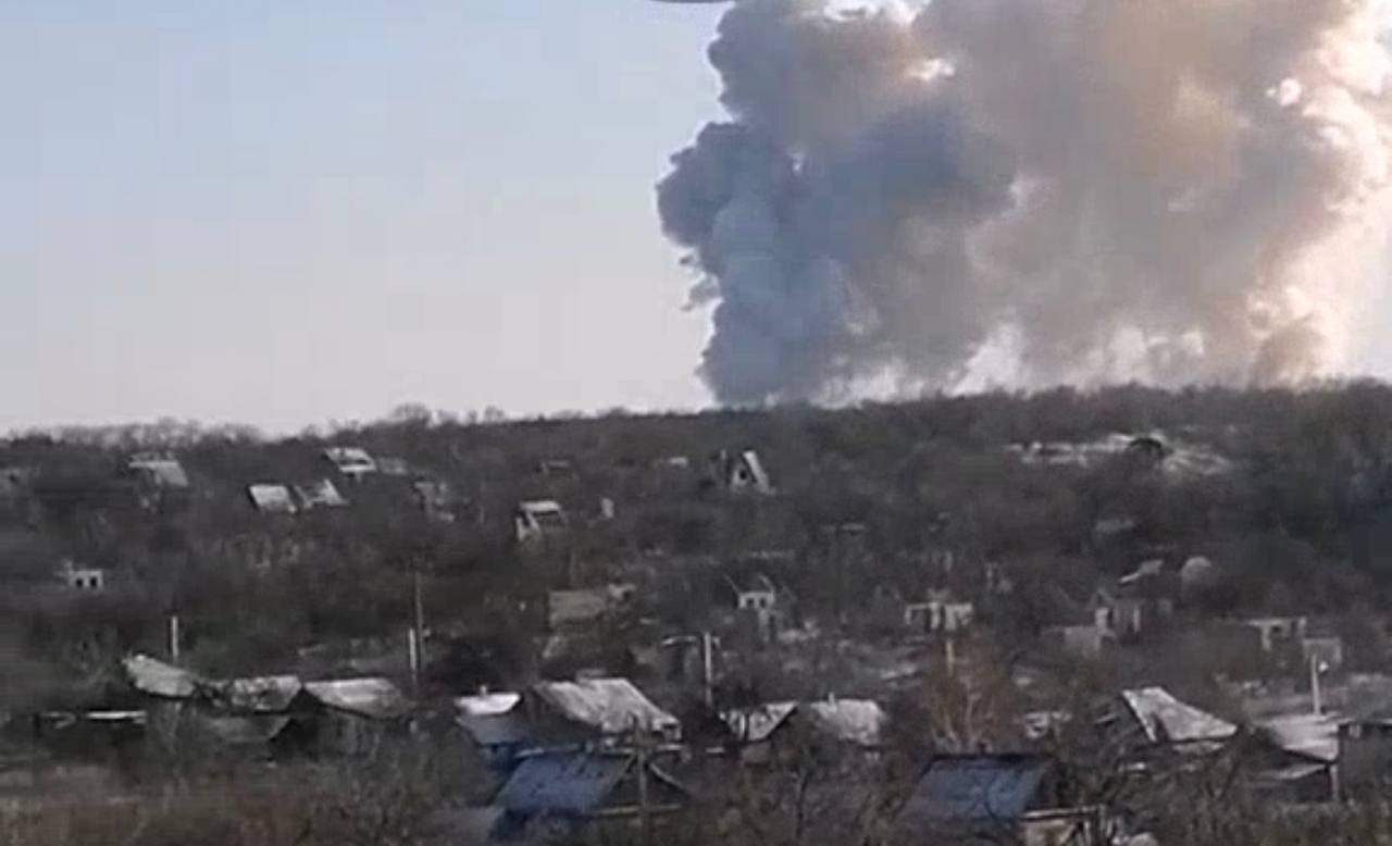 Взятия бахмута вагнера. Артемовск война. Взрыв в Бахмуте. Бои в Артемовске.