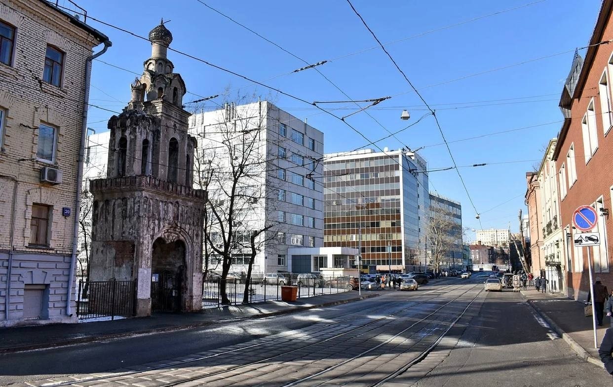 Бауманская улица москва. Бауманская улица колокольня церкви Святой Екатерины. Старообрядческая Церковь Святой Екатерины Бауманская. Колокольня Екатерининской старообрядческой церкви Бауманская. Колокольня старообрядческой церкви на Бауманской.