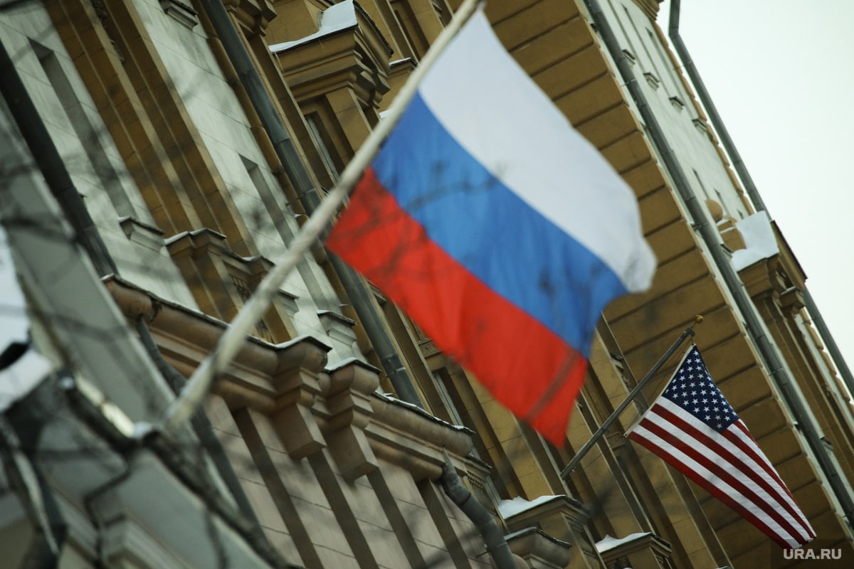 Рф заявил о том что. Правительство США. Флаг Российской Америки. Российский флаг в США. Россия и США.