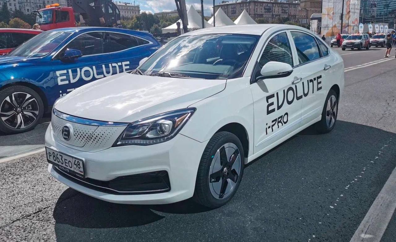 Evolute i pro. Российский электромобиль. Evolute электромобиль. Hyundai электромобиль. Российский автомобиль evolute.