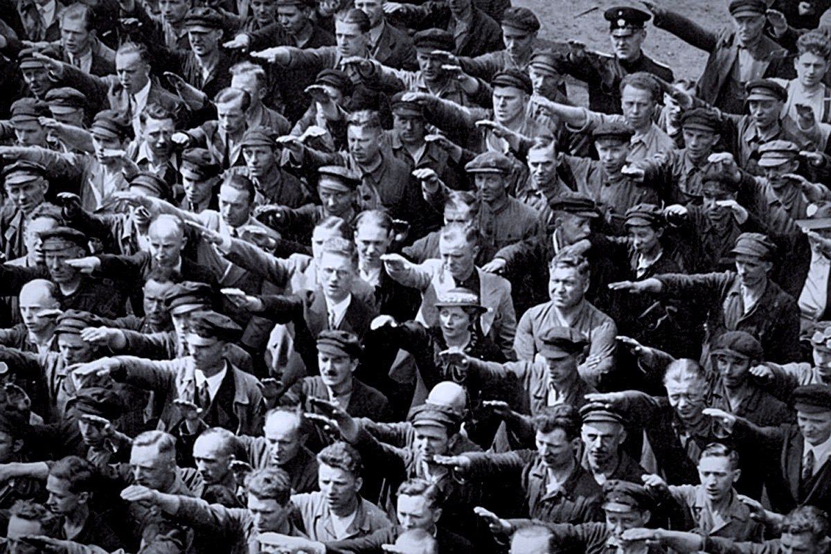 Фото немца не поднявшего руку